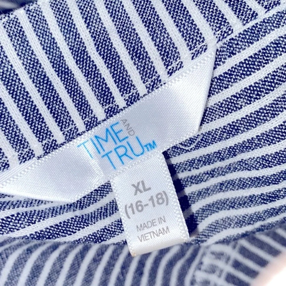 Time & Tru striped top size XLarge linen blend tie front - Picture 3 of 4